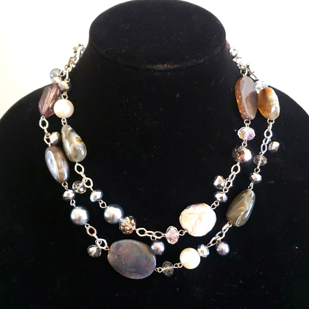 Cookie Lee grey and white necklace. Can be worn as choker or long.